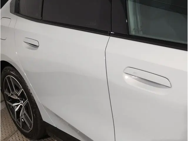BMW 5 Serisi photo 17