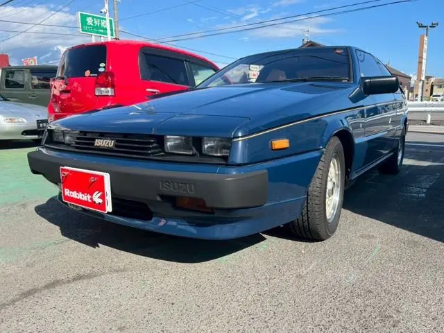 Isuzu Piazza