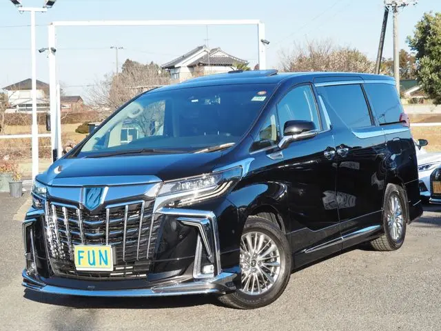 Toyota Alphard Hybrid fotoğraf 1