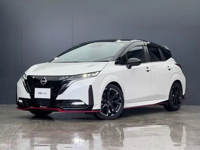 Nissan Aura