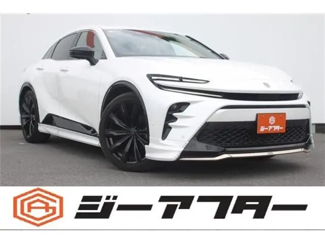 Toyota Crown Sport fotoğraf 1