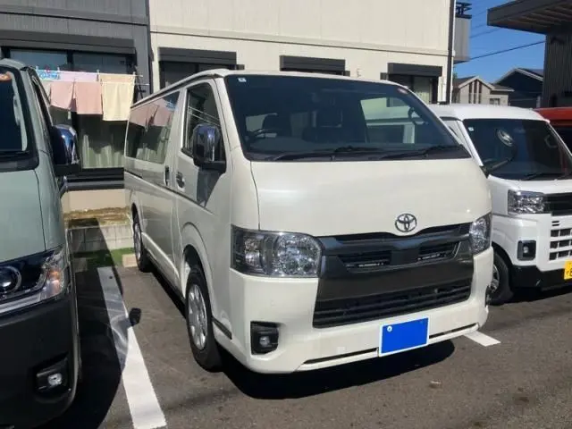 Toyota Hiace Van fotoğraf 1