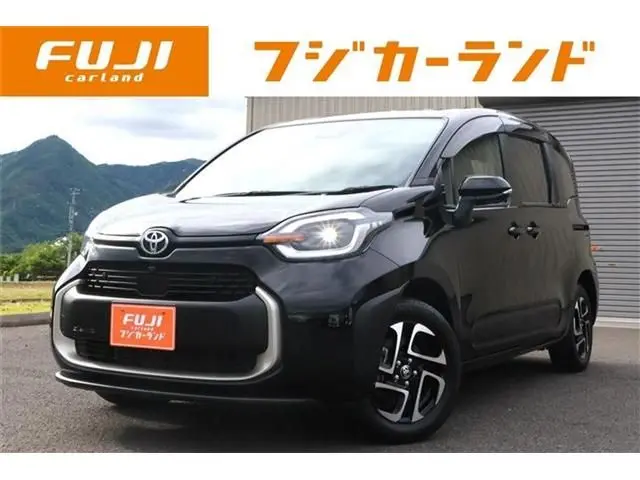Toyota Sienta fotoğraf 1