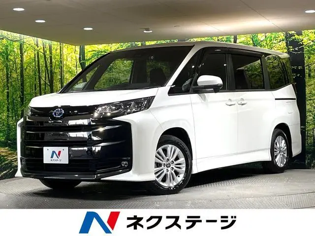 Toyota Noah fotoğraf 1