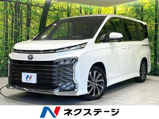 Toyota Voxy photo 1
