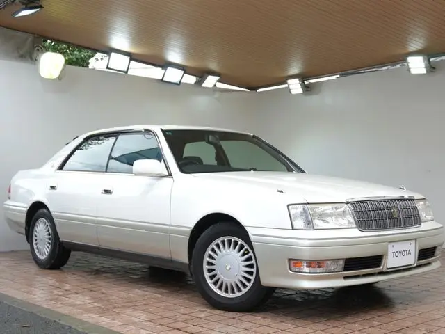 Toyota Crown Sedan
