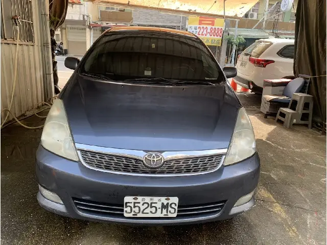 Toyota Wish fotoğraf 1