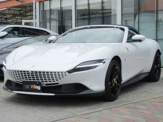 Ferrari Roma Spider