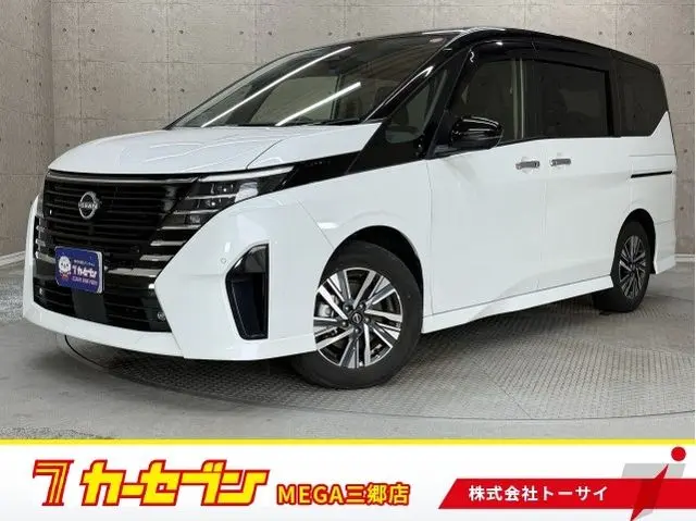 Nissan Serena fotoğraf 1