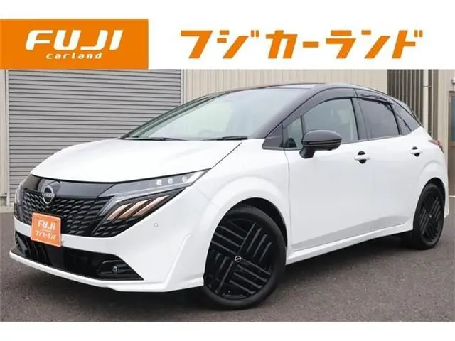 Nissan Aura