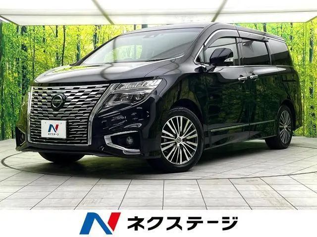 Nissan Elgrand photo 1