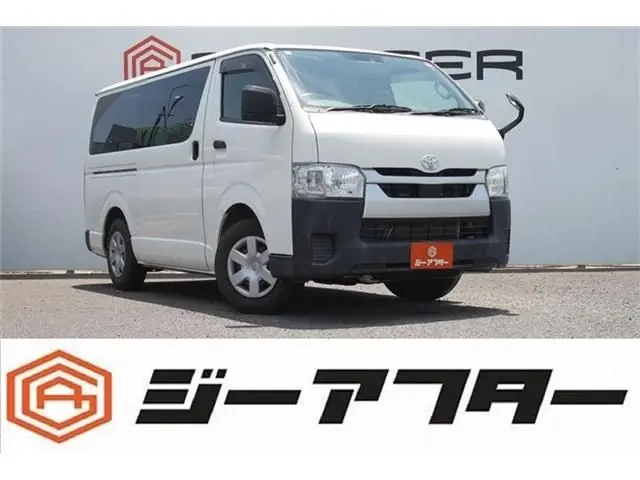 Toyota Hiace Van fotoğraf 1