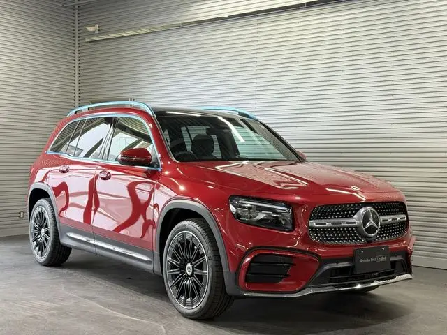 Mercedes-Benz GLB-Class photo 1