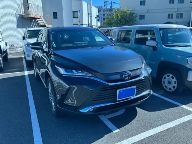 Toyota Harrier photo 1