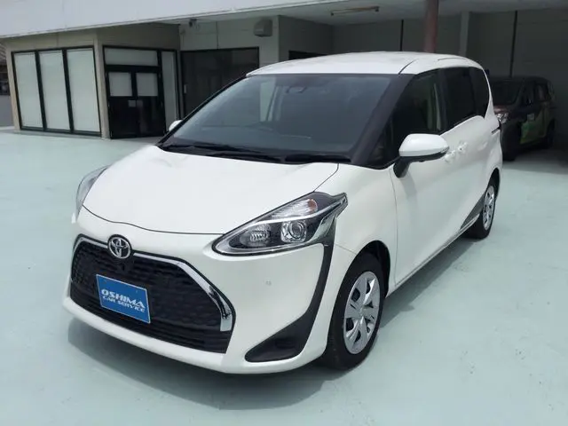 Toyota Sienta fotoğraf 1