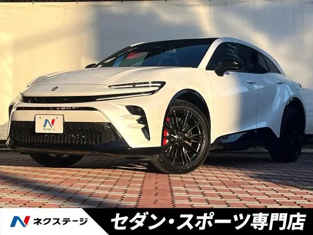 Toyota Crown Sport photo 1