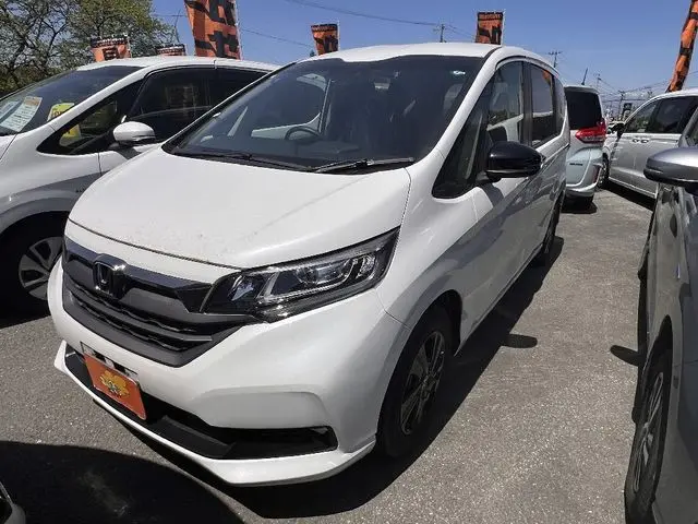 Honda Freed+ photo 1