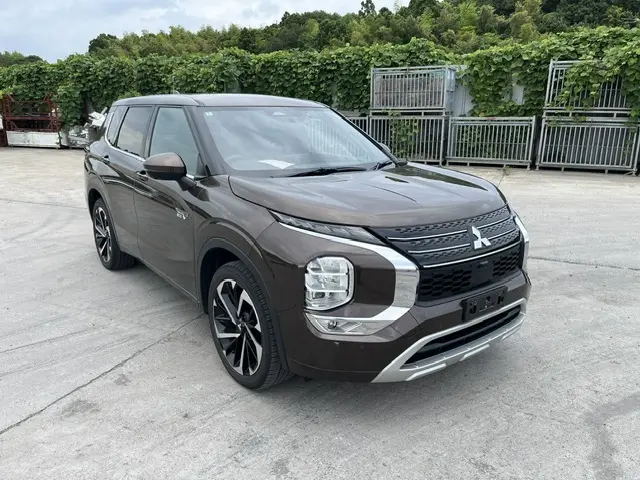 Mitsubishi Outlander PHEV fotoğraf 1