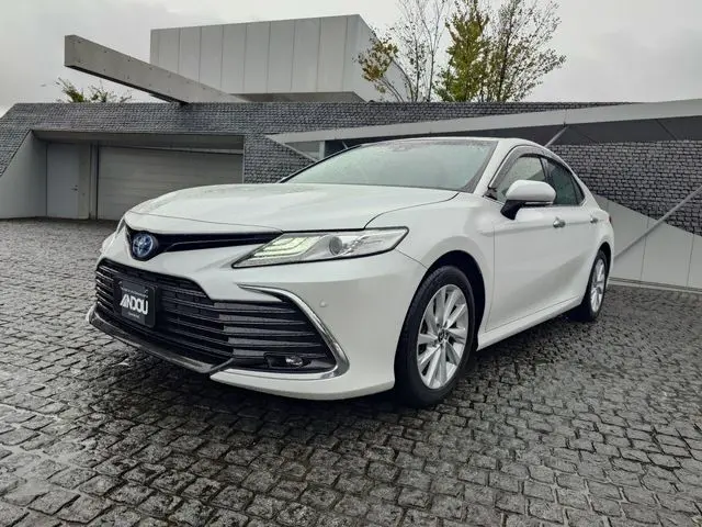 Toyota Camry Hybrid photo 1