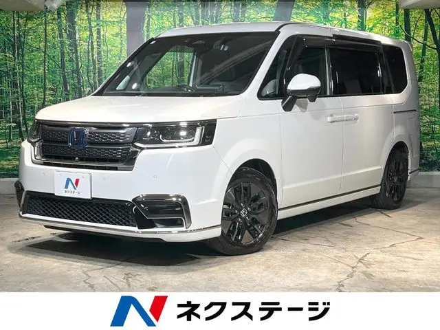 Honda Stepwagon Spada photo 1