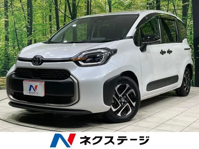 Toyota Sienta fotoğraf 1