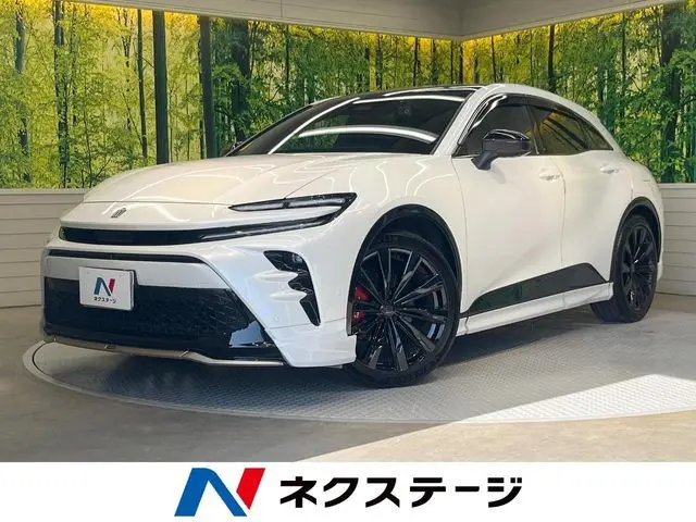 Toyota Crown Sport fotoğraf 1