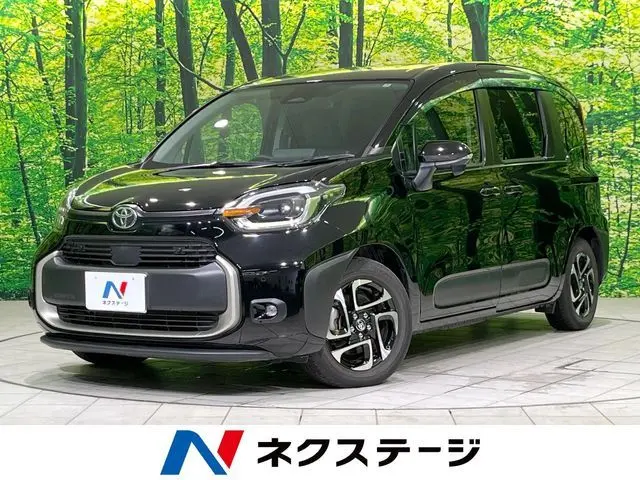 Toyota Sienta fotoğraf 1