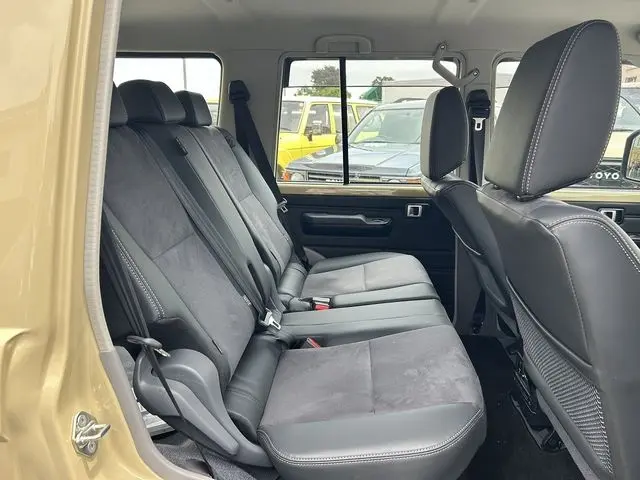 Toyota Land Cruiser photo 7