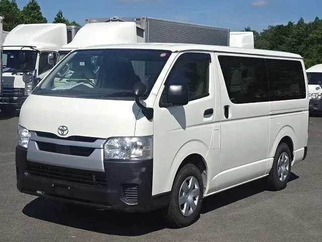Toyota Hiace fotoğraf 1