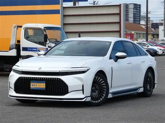 Toyota Crown Hybrid