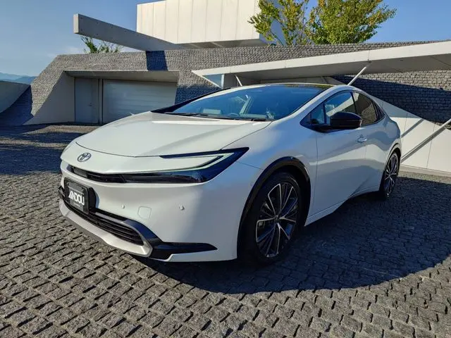 Toyota Prius fotoğraf 1