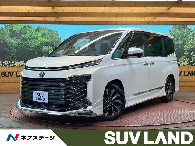 Toyota Voxy fotoğraf 1