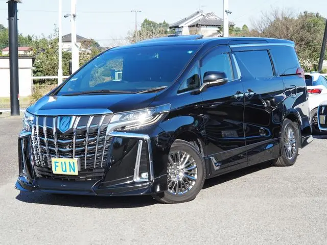 Toyota Alphard Hybrid photo 1