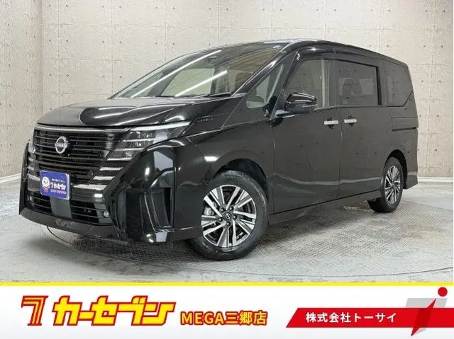 Nissan Serena fotoğraf 1