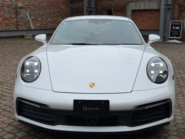 Porsche 911 photo 2