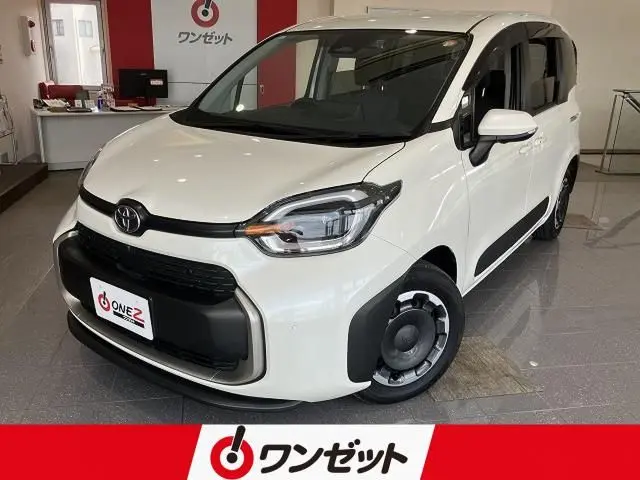 Toyota Sienta fotoğraf 1