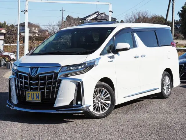 Toyota Alphard Hybrid fotoğraf 1
