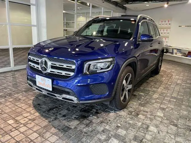 Mercedes-Benz GLB-Class photo 12