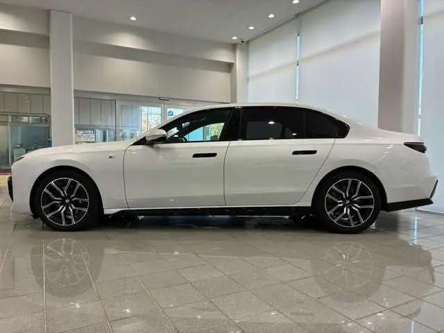 BMW 7 Serisi fotoğraf 4