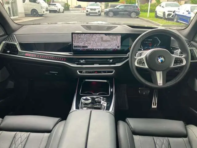 BMW X7 photo 2