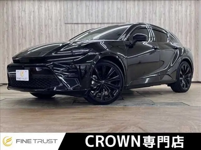 Toyota Crown Sport photo 1