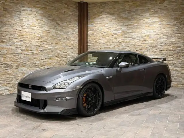 Nissan GT-R