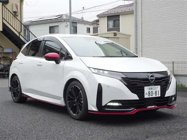 Nissan Aura