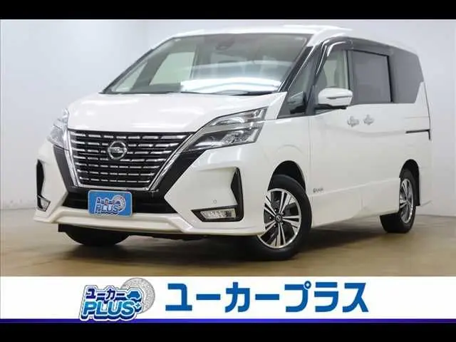 Nissan Serena fotoğraf 1