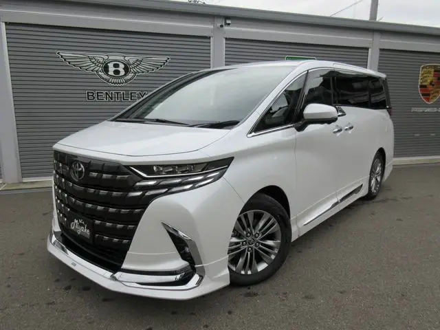 Toyota Alphard Hybrid fotoğraf 1