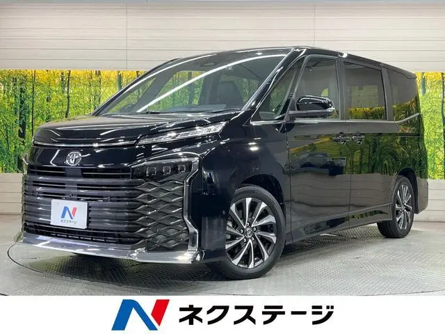 Toyota Voxy fotoğraf 1