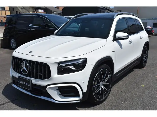 Mercedes-Benz AMG GLB photo 1