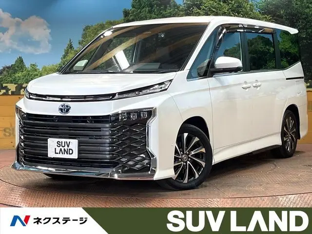 Toyota Voxy fotoğraf 1