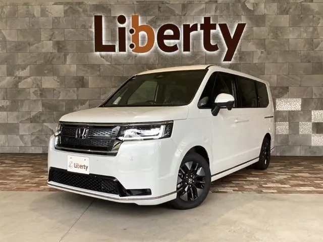 Honda Stepwagon Spada fotoğraf 1