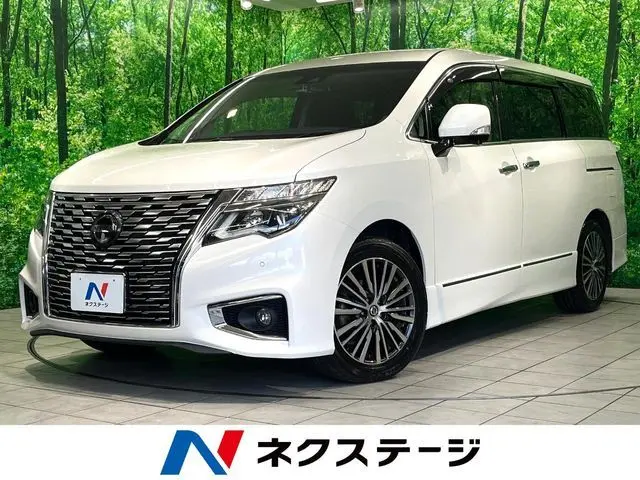 Nissan Elgrand photo 1